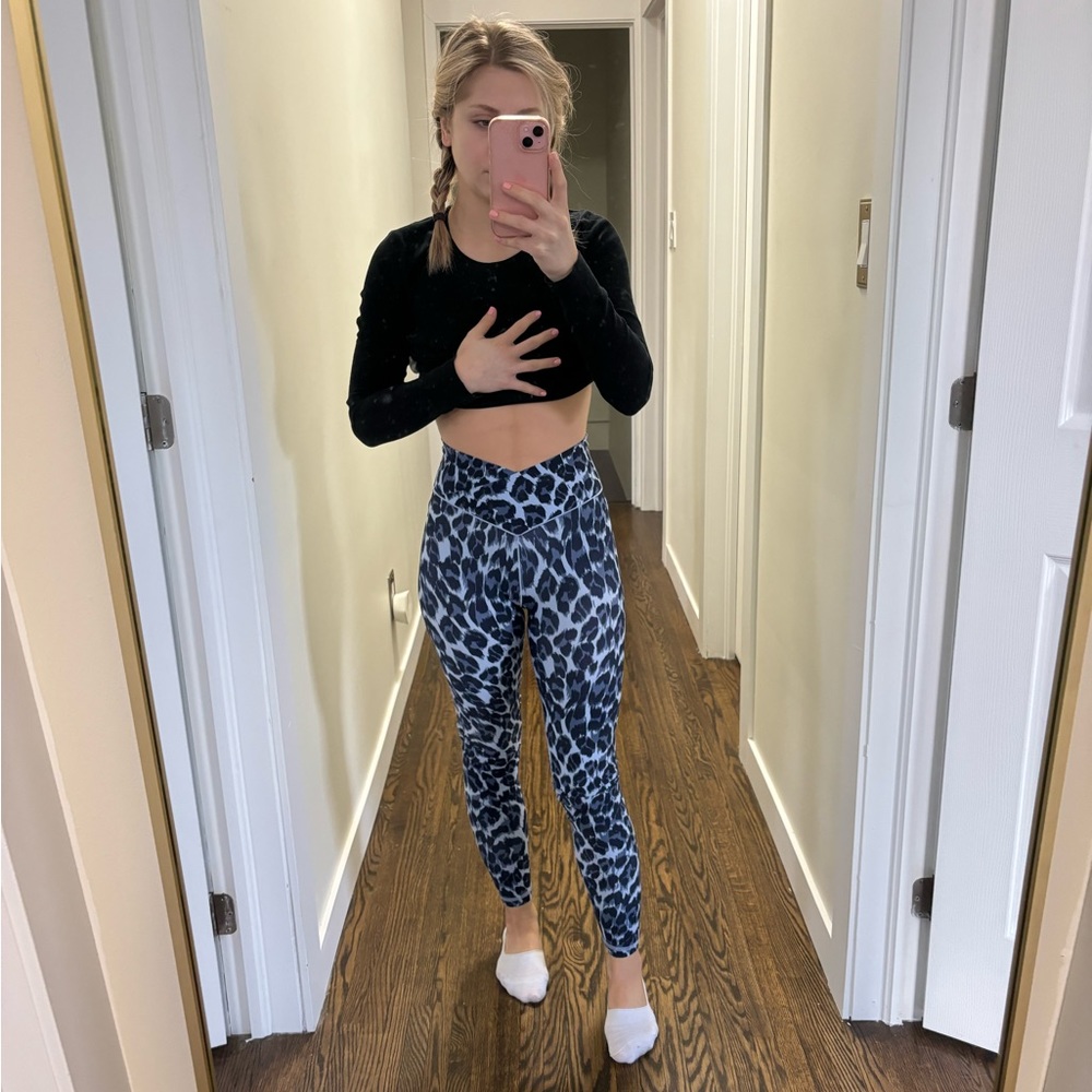 Brand new blue cheetah/leopard print Aerie leggings XS